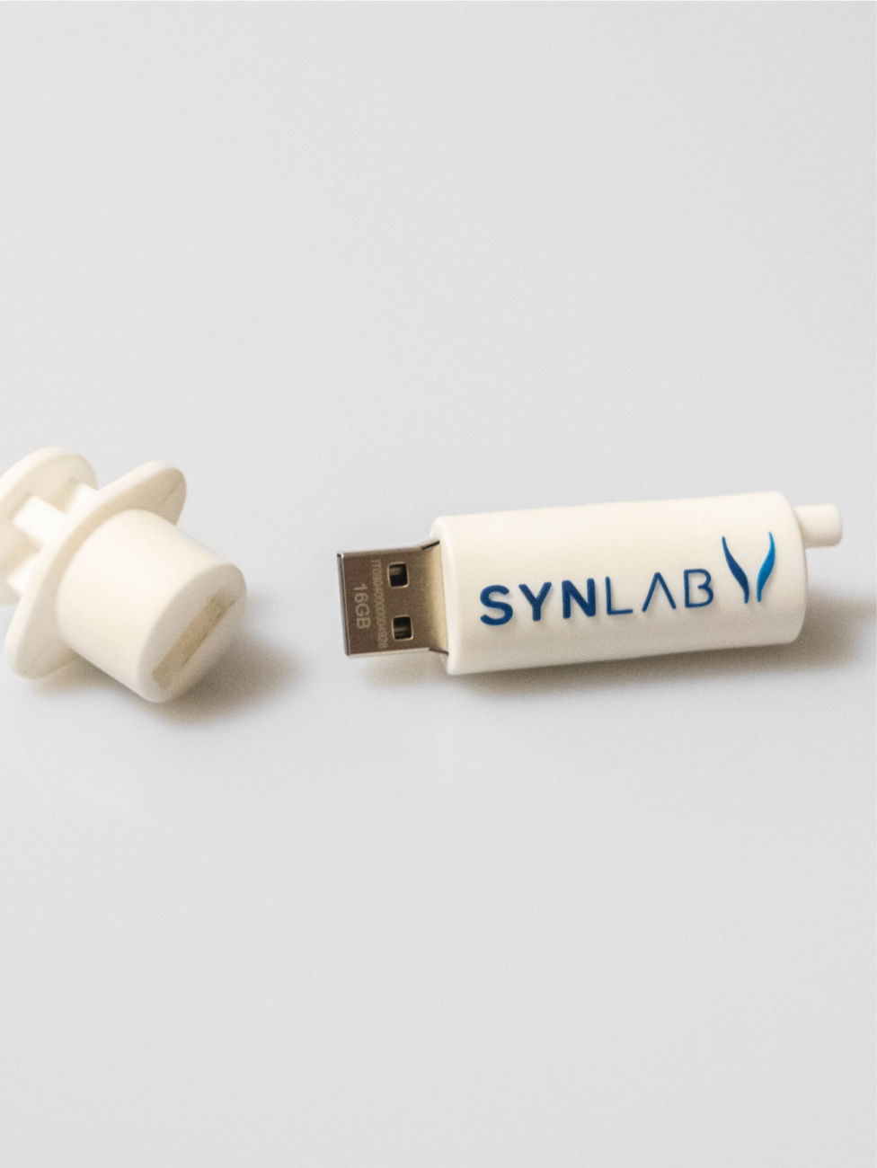 USB flash disk ve vlastním 3D tvaru